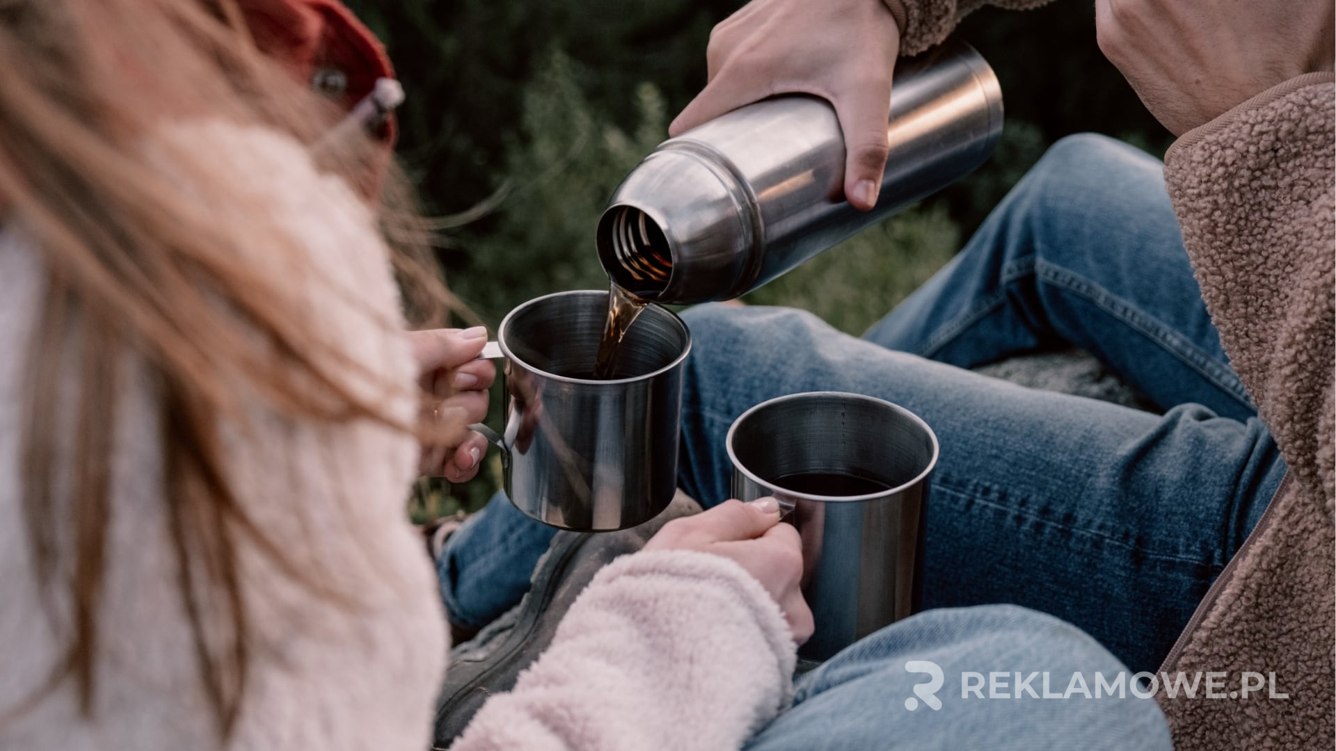 Czyszczenie termosu reklamowego – najlepsze praktyki utrzymywania czystości