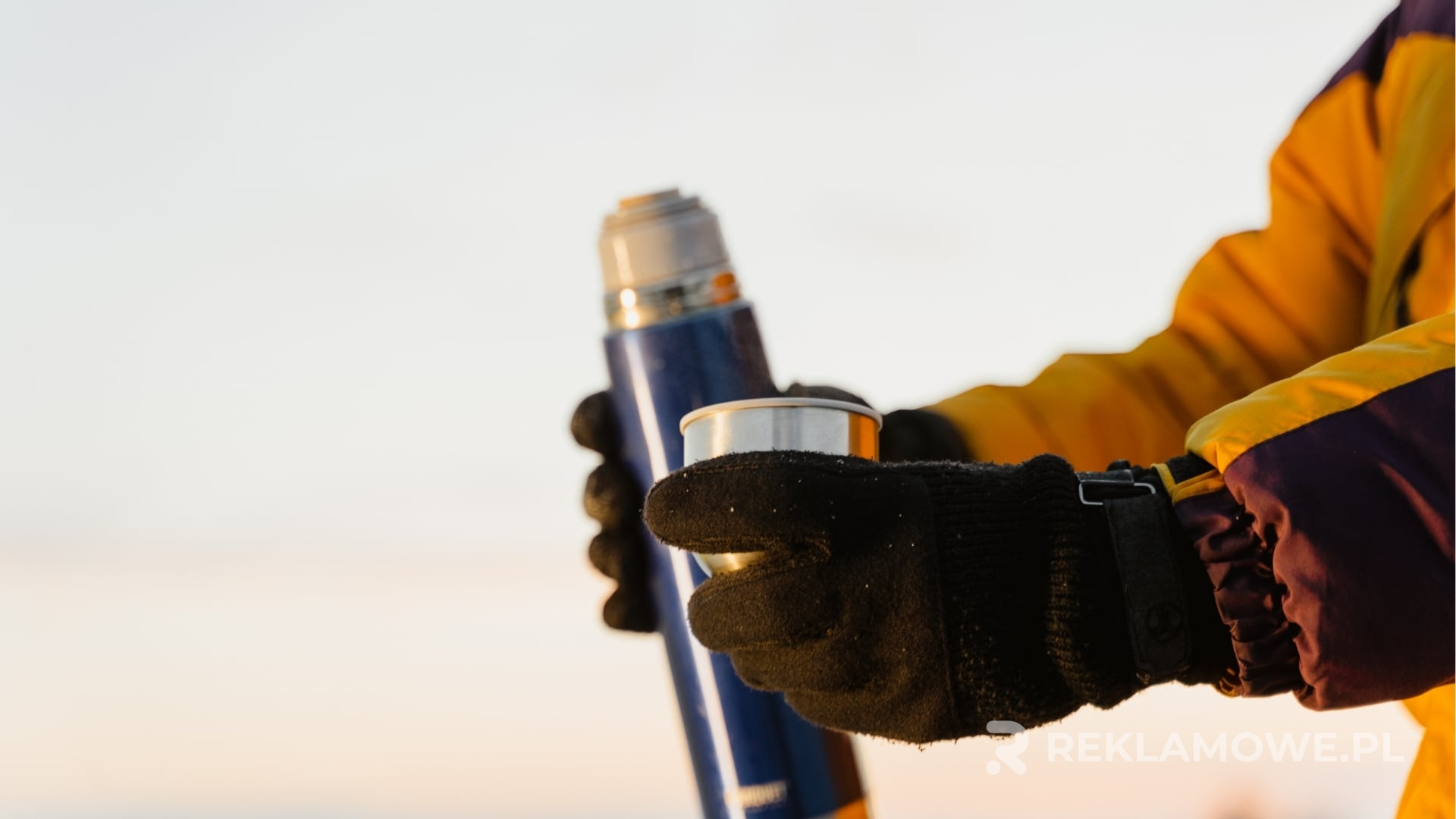 Termos reklamowy w użyciu