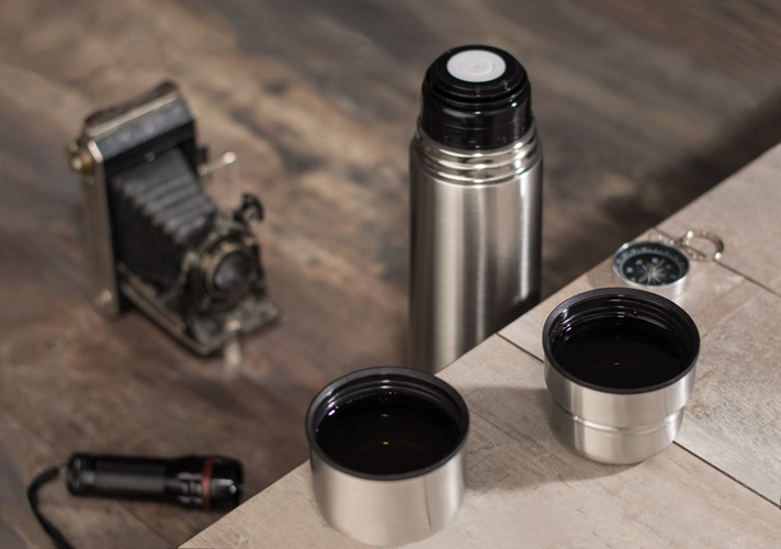 Termos reklamowy termos z dwoma kubkami pavo 750 ml 17608_l Termos z dwoma kubkami PAVO 750 ml 17608_l